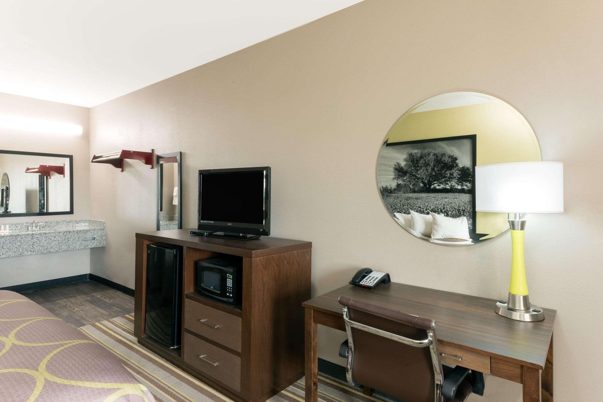 Super 8 By Wyndham Colorado City Экстерьер фото
